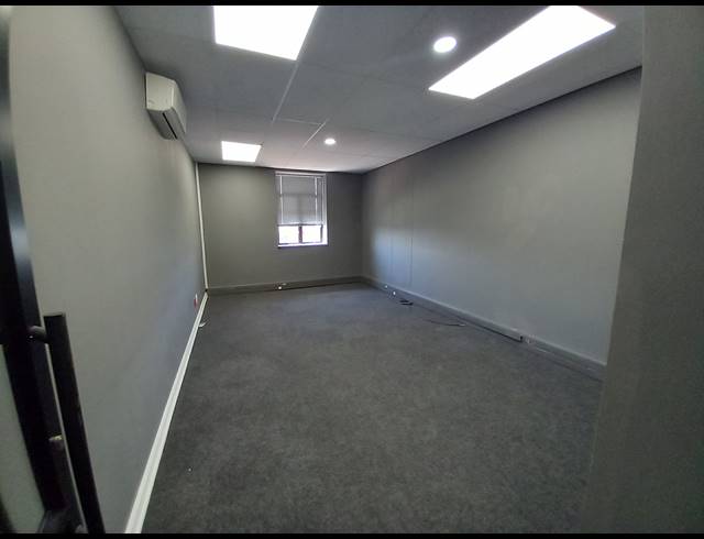 419M² OFFICE TO LET IN BRYANSTON